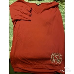 Dark pink v-neck top shirt monogrammed